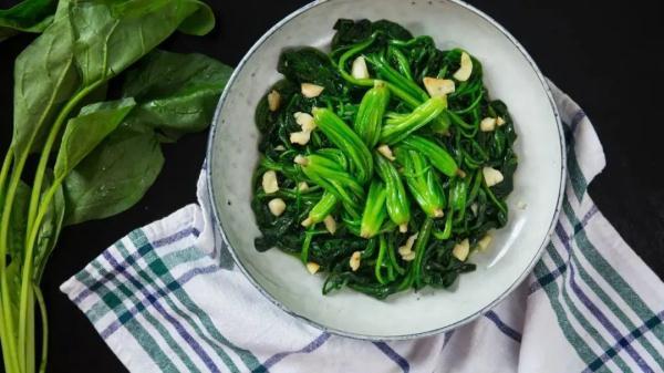 菠菜的功效与作用，菠菜的功效与作用禁忌（4月少吃肉也要多吃这种“补菜”）