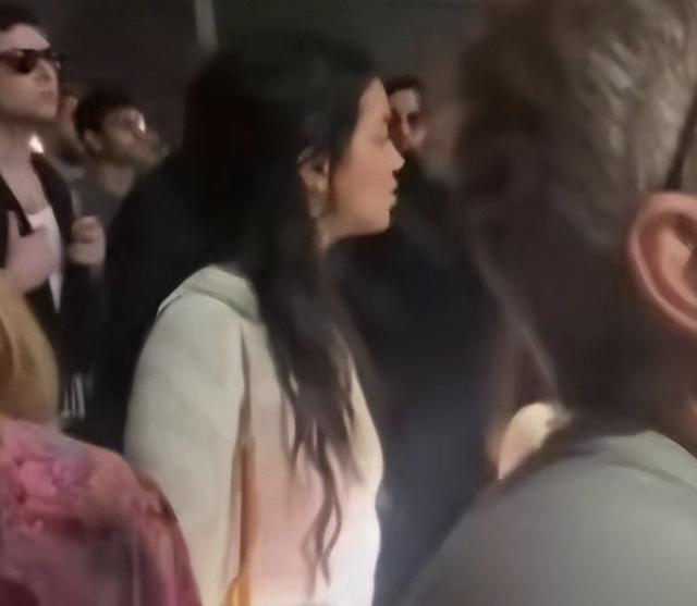 甜茶为什么叫甜茶，甜茶为什么叫甜茶呢（被拍到与辣妹科切拉拥吻）