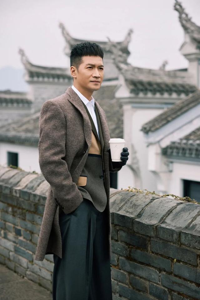 《山河月明》中太子朱标圈粉无数，何晟铭用十年卸下“四阿哥”标签