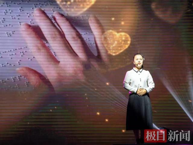 小黄莺，盲人女孩黄莺要读博了（小黄莺图片）
