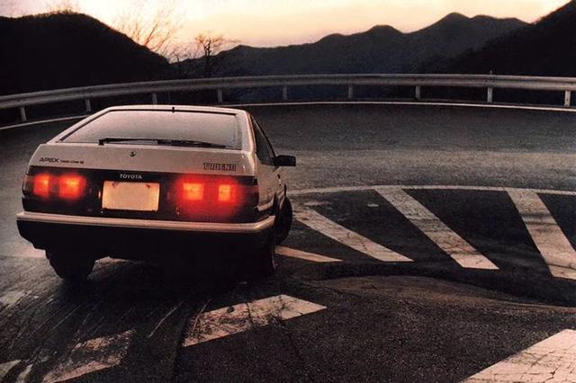 丰田ae86多少钱一辆，国内二手ae86多少钱一辆（你都不好意思说你是玩车模）