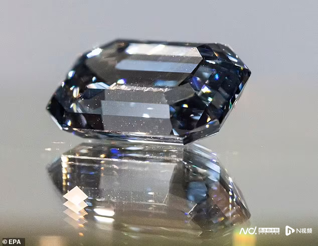 世界最大蓝钻，世界最大蓝钻石（15.10克拉最大蓝钻拍出3900万英镑）