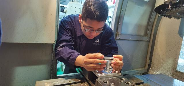 大国工匠人物素材，大国工匠人物素材最新（这位“大国工匠”有何过人之处）