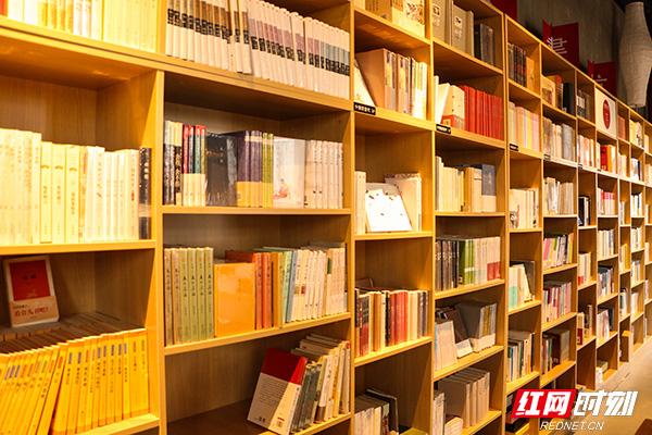 比较有创意的书店名字，有个性的书店名字（长沙最美书店丨卡佛书店）