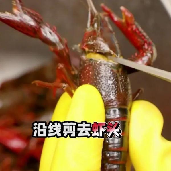 如何清洗虾尾，才能洗得干净，吃得放心