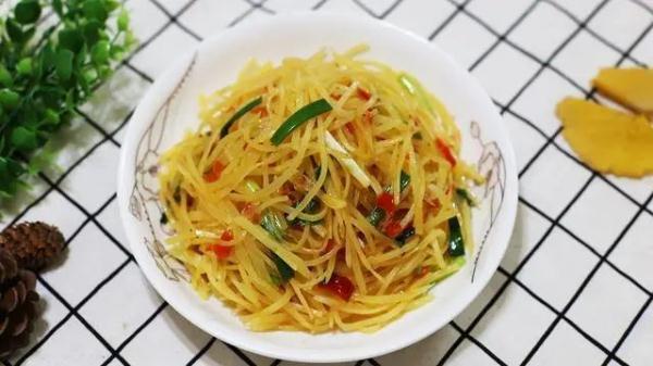 土豆发芽了还能吃，土豆发芽之后还能不能吃（马铃薯发芽了还能继续食用吗）