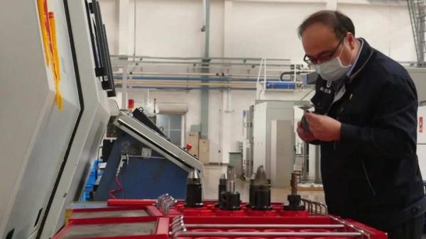 爬是什么结构的字，爬属于什么结构的字（“20家族”背后的这群人）