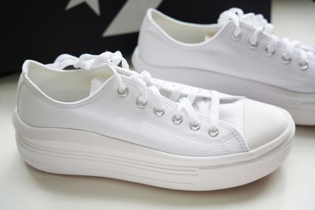 匡威低帮帆布鞋，匡威低帮帆布鞋应该如何搭配（图赏：中性设计加厚底）