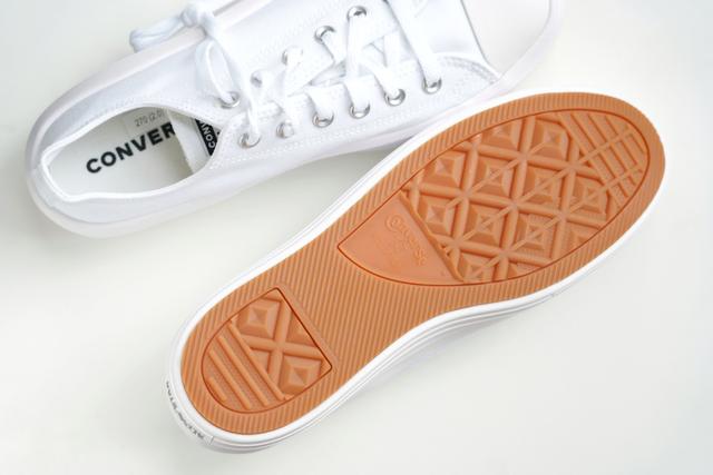 匡威低帮帆布鞋，匡威低帮帆布鞋应该如何搭配（图赏：中性设计加厚底）