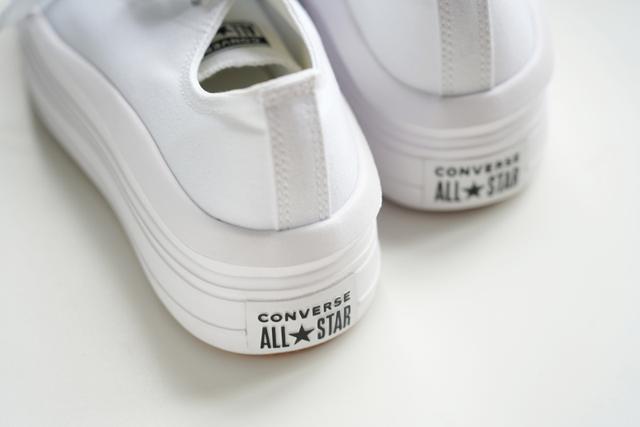 匡威低帮帆布鞋，匡威低帮帆布鞋应该如何搭配（图赏：中性设计加厚底）