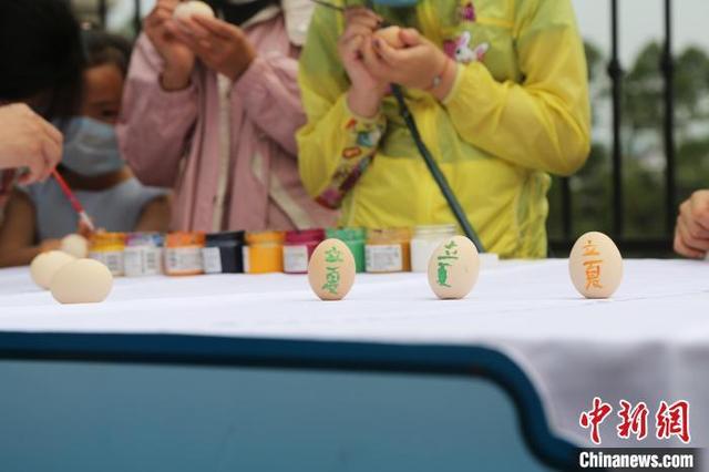 为什么有四季变化现象，为什么会形成四季变化（为啥要“尝三鲜”、系“疰夏绳”）