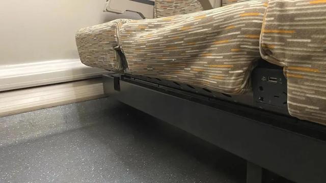 火车上有没有充电的地方，绿皮火车上有充电的地方吗（火车上的这些地方都能充电）