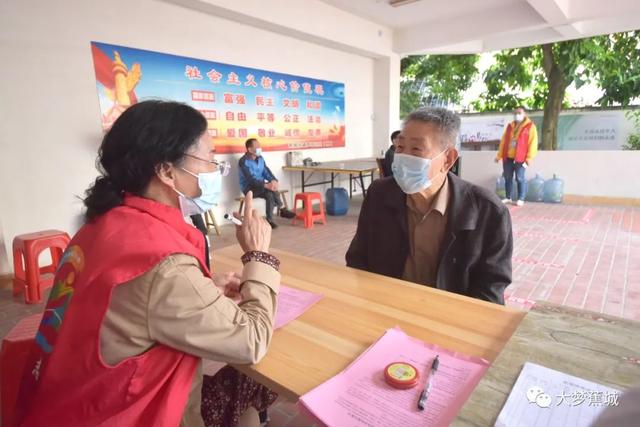 五一假期医院正常上班吗，2021五一医院放假吗（60岁以上老人疫苗接种跑出“加速度”→）