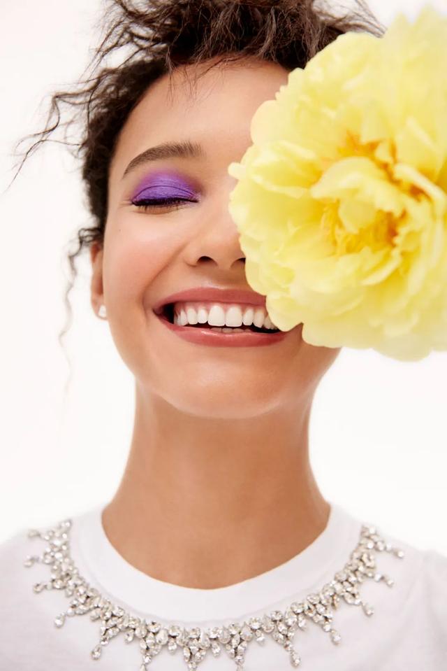 优质男头./ 在时光的润泽下 风景与人皆成了琥珀，微信头像，优质男头./ 在时光的润泽下 风景与人皆成了琥珀（2022年度ELLE绿色美力之星榜单公布）