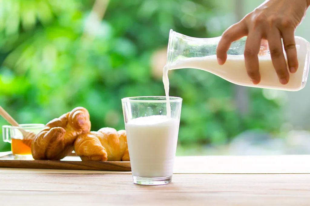 喝牛奶是门"技术活",喝不对反伤身!快看看你喝错了吗?-图3