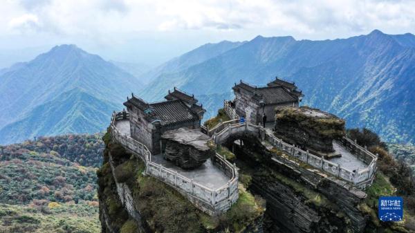 梵淨山在哪裡個省哪個市,梵淨山在哪(天空之眼瞰貴州梵淨山)