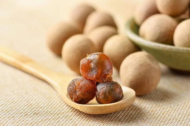 桂圆与龙眼的区别，桂圆与龙眼区别（荔枝才过，龙眼又熟）