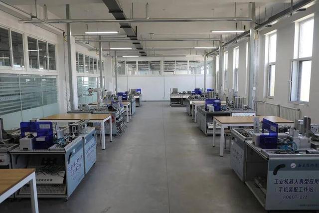 菏泽工程技师学院，菏泽工程技师学院成绩出了吗（学机器人、自动化）