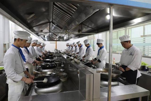 菏泽工程技师学院，菏泽工程技师学院成绩出了吗（学机器人、自动化）