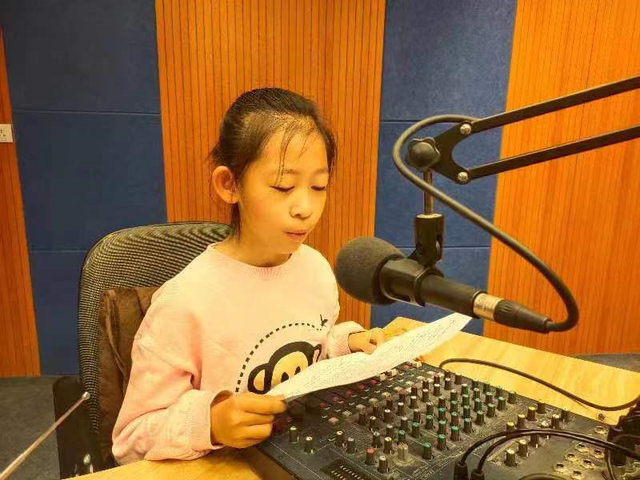 绿山墙的安妮简介，巜绿山墙的安妮作者简介150（我们一起读加拿大作家蒙哥玛利的长篇小说《绿山墙的安妮》）