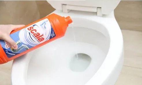 马桶堵塞了怎么处理，马桶堵塞如何办（马桶堵住真闹心~别着急）