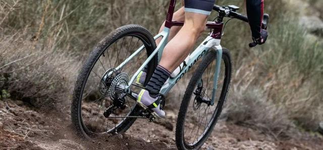 自行车轮胎尺寸怎么看，自行车车轮尺寸怎么看（到底有多少与轮胎有关）