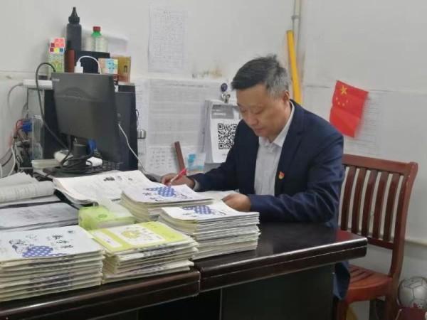 预备党员可以佩戴党徽吗，预备党员党徽佩戴规定（定远县第一初中教育集团）