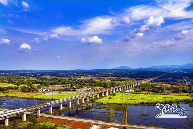 全国火车线路图，火车路线图（这8条设计时速350公里高铁是否经过你家乡）