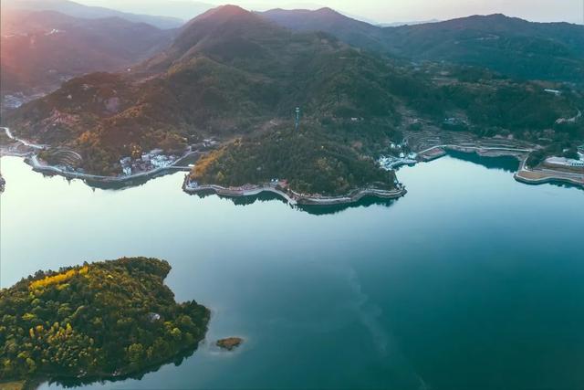天台山在哪里，四川天台山在哪里（一座天台山，半部《全唐诗》）
