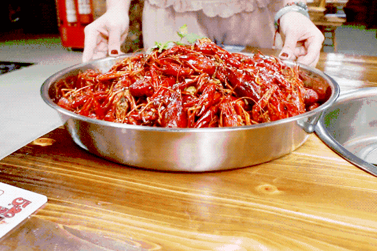 虾黄可以吃吗小龙虾的虾黄，小龙虾有虾黄吗能吃吗（小龙虾的“虾黄”到底可不可以吃）