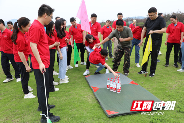 参加拓展活动取的团队队名及口号汇总，拓展活动团队名称和口号（祁阳农商银行开展“青春心向党）
