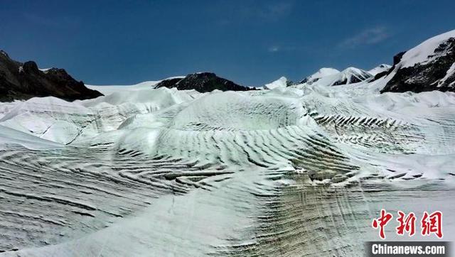 冰川下的湖泊是怎么形成的，冰川湖的形成过程（长江源姜古迪如冰川发现冰面湖）