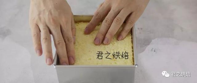 冰激凌蛋糕做法教程，水果冰淇淋蛋糕