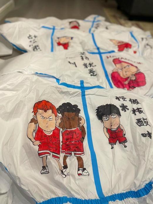 大白怎么画简单又可爱，简笔画大白的画法（樱木花道、机器猫……小小少年手绘“Q版战袍”为“大白”加油）