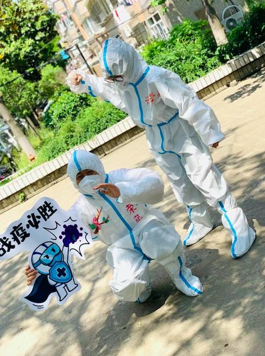 大白怎么画简单又可爱，简笔画大白的画法（樱木花道、机器猫……小小少年手绘“Q版战袍”为“大白”加油）