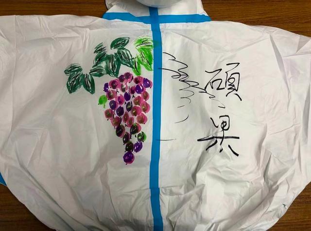 大白怎么画简单又可爱，简笔画大白的画法（樱木花道、机器猫……小小少年手绘“Q版战袍”为“大白”加油）
