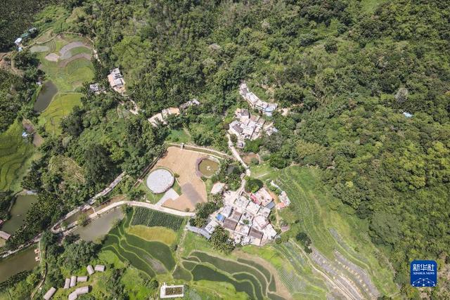 五指山在哪里，五指山在哪里属于哪个省（天空之眼瞰五指山）