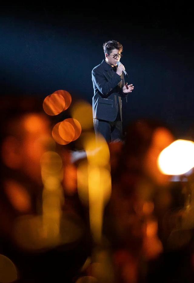 想起我和你牵手的画面什么歌，想起我和你牵手的画面是啥歌（亲见张国荣唱《今生今世》）