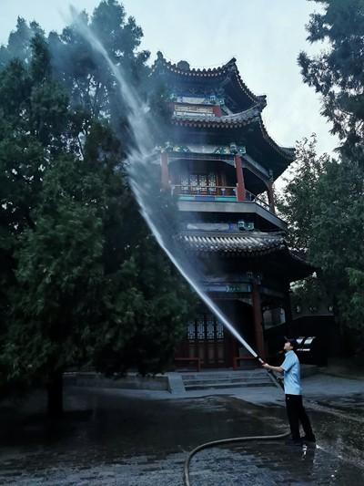 古人却云“千峰翠色”，千峰彩翠城关（颐和园“捉虫人”）