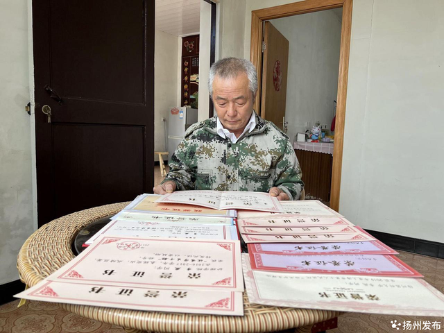 2020年李嫣近照，李嫣最新近照（卖冰棒打零工既当爹又当妈）