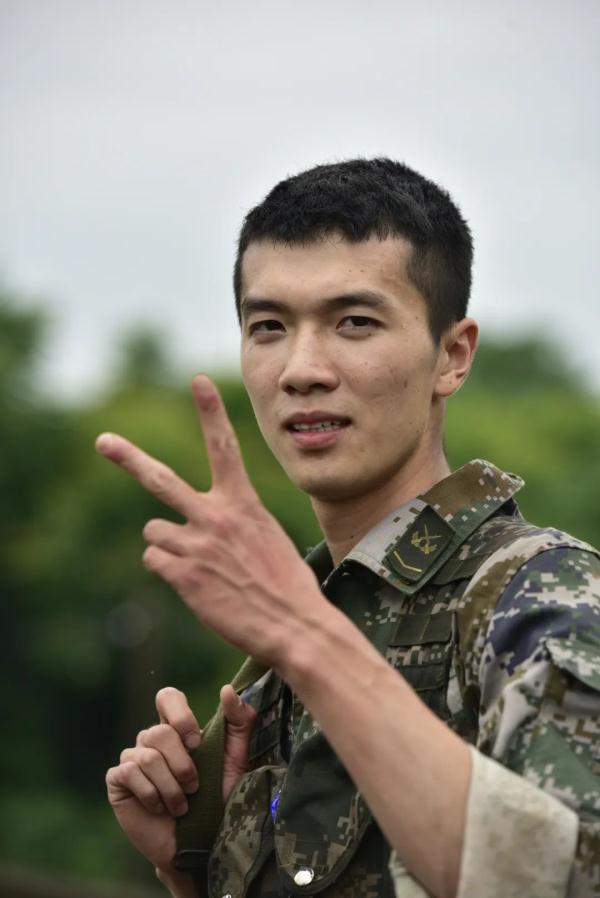什么的战士(部队的战士是什么意思)