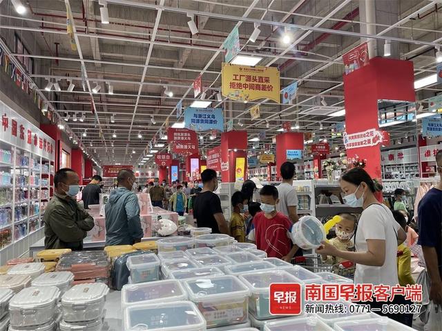 义乌批发市场一手货源在哪里，义乌饰品一手货源批发市场（广西也有义乌小商品批发城了）