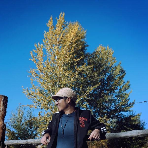 原来我们都是过客是什么歌，人生过客的经典句子（他撩动了网友的古诗词DNA）