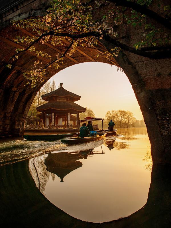 原来我们都是过客是什么歌，人生过客的经典句子（他撩动了网友的古诗词DNA）