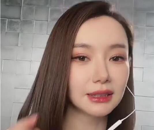女人额头凸起像寿星公,37岁戚薇怀二胎后露面气色红润 - 玉三网