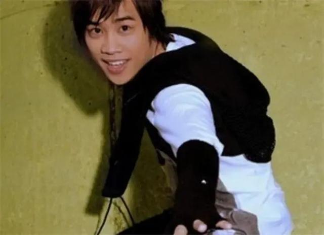 当你孤单你会想起谁原唱，“当你孤单你会想起谁”的原唱是谁（想不到，连张栋梁也上了热搜）