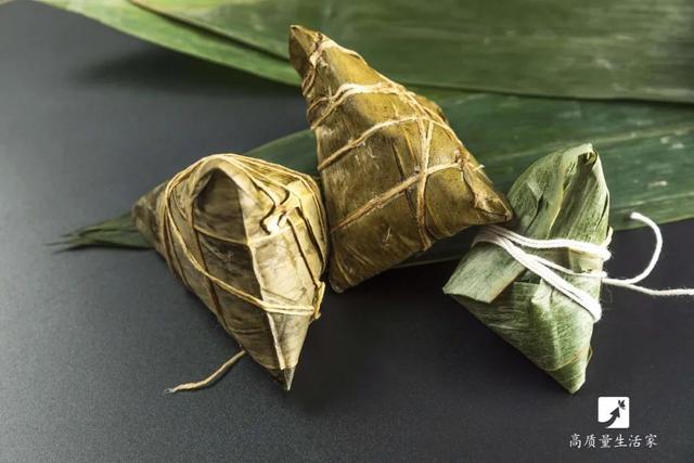 煮粽子用冷水还是热水，煮粽子用热水还是凉水（煮粽子是冷水下锅还是热水下锅）