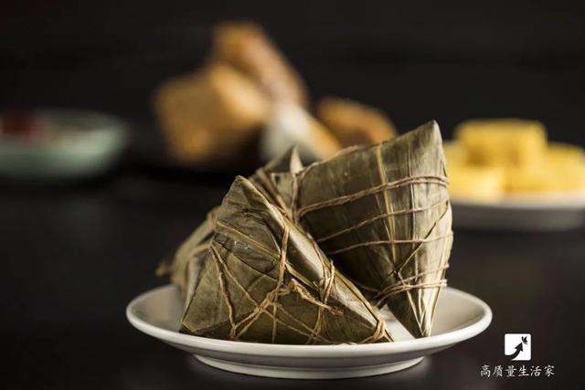 煮粽子用冷水还是热水，煮粽子用热水还是凉水（煮粽子是冷水下锅还是热水下锅）