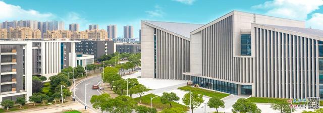 江西建设职业技术学校，江西建设职业技术学院是公办还是民办大学（江西建设职业技术学院校园风采）