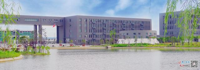 江西建设职业技术学校，江西建设职业技术学院是公办还是民办大学（江西建设职业技术学院校园风采）